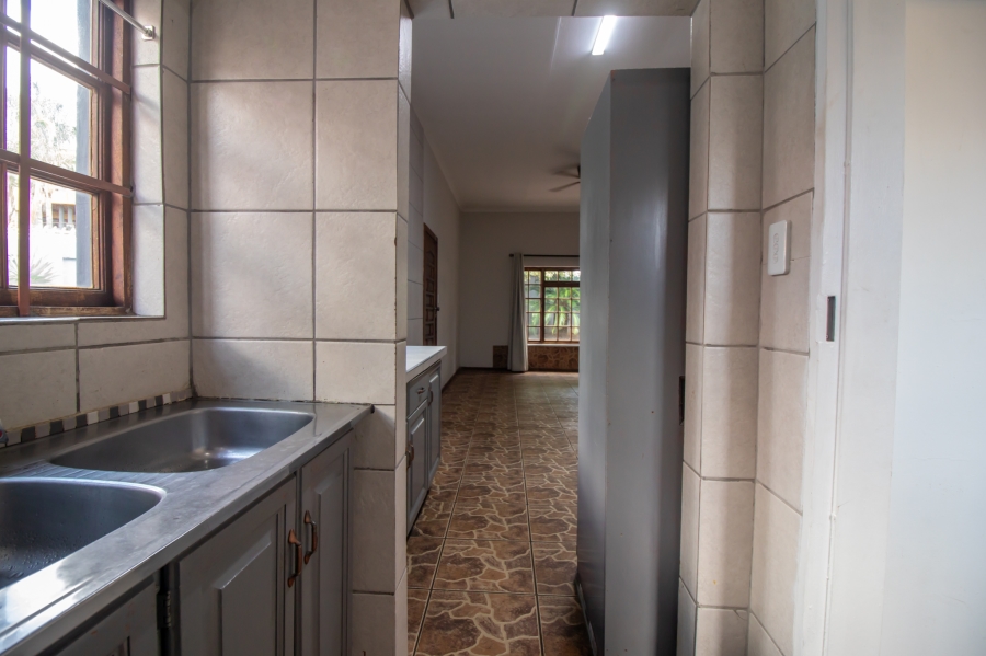 To Let 3 Bedroom Property for Rent in Geelhoutpark North West